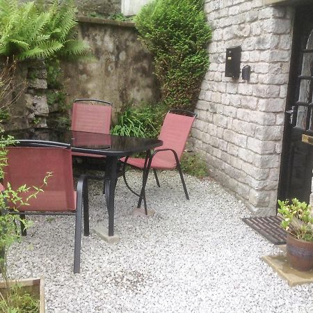 1A Market Square Tideswell Exterior foto